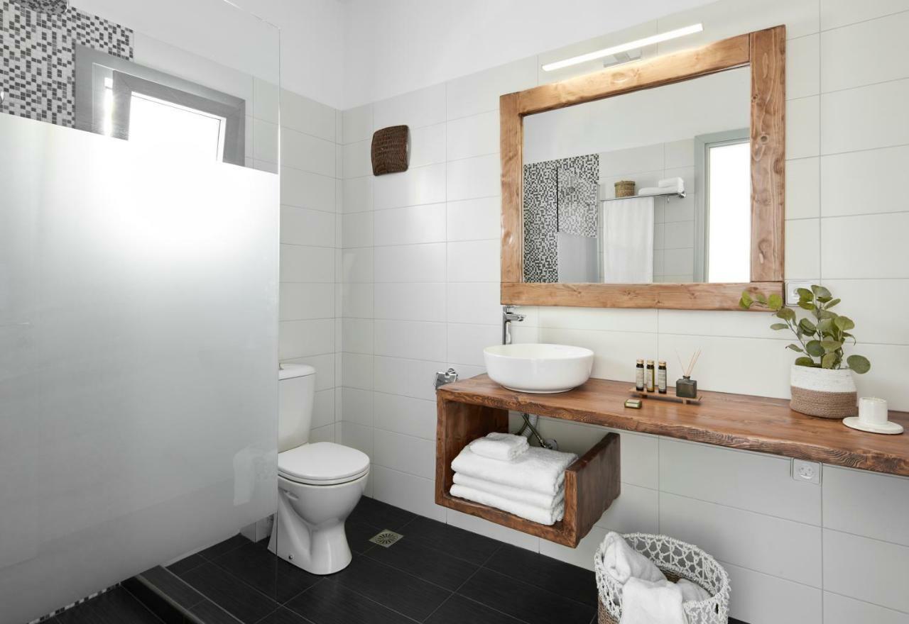 Pnoi Luxury Suites Karterados  Luaran gambar