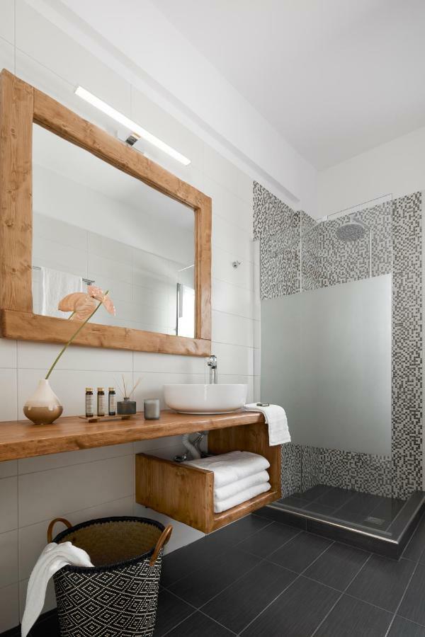 Pnoi Luxury Suites Karterados  Luaran gambar